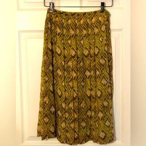 Peck & Peck silk pleated skirt size 4